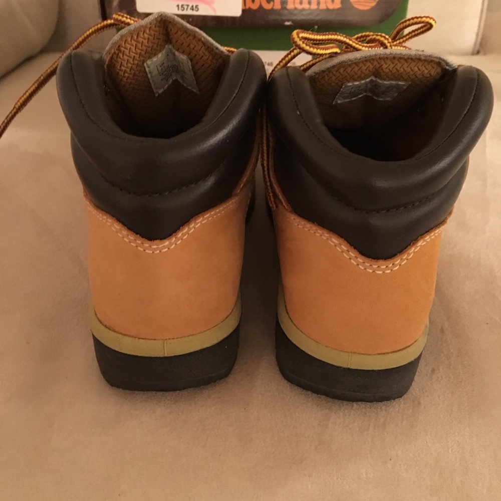 Youth Timberland Boot EUC Size 2.5 - Picture 6 of 8